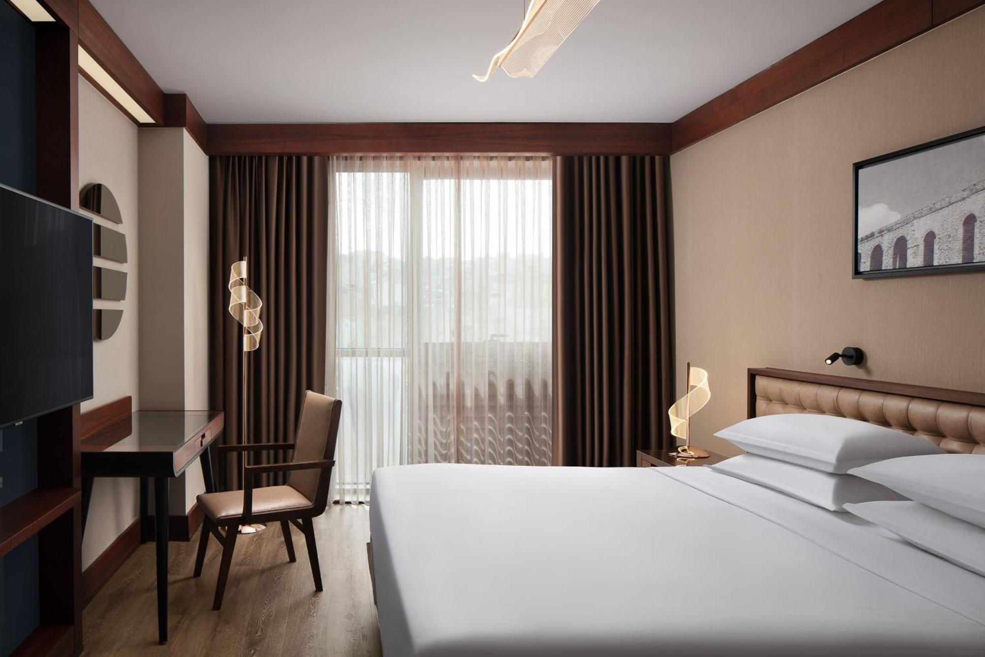 Sheraton Istanbul City Center Экстерьер фото