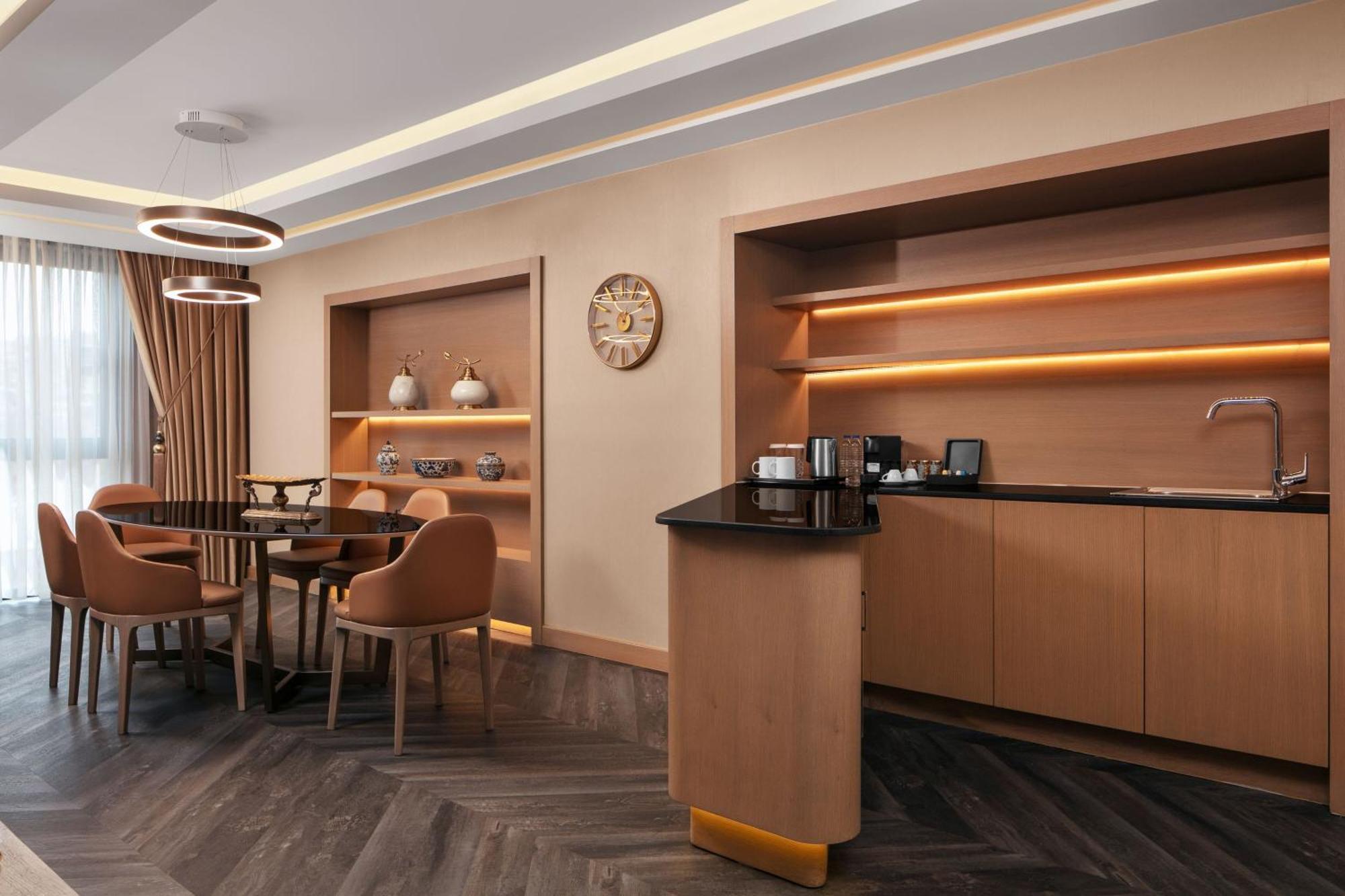 Sheraton Istanbul City Center Экстерьер фото